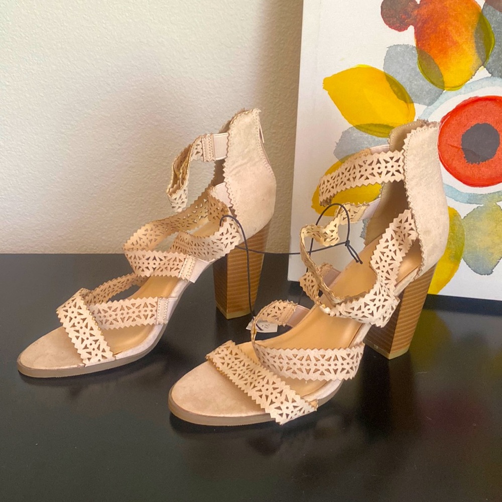 NWT - New York & Co, Strappy Heels (Size 10)